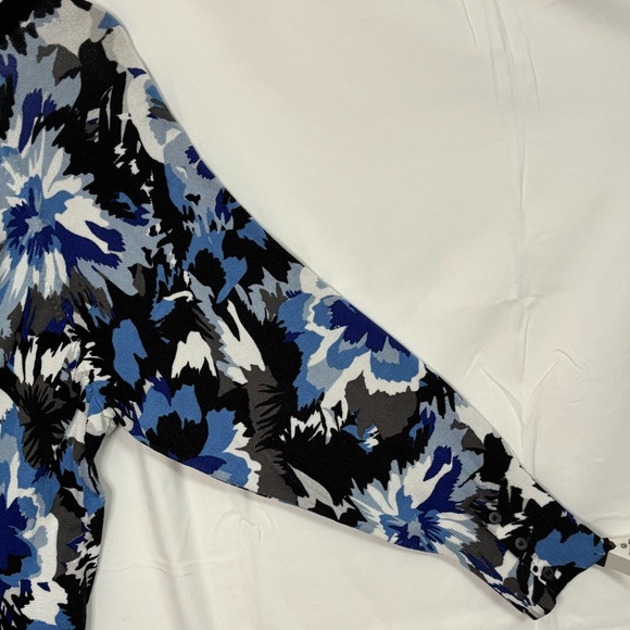 Lane Bryant Blue, White, Black & Gray Floral Print Cardigan Sweater Size 18/20 - Picture 11 of 16